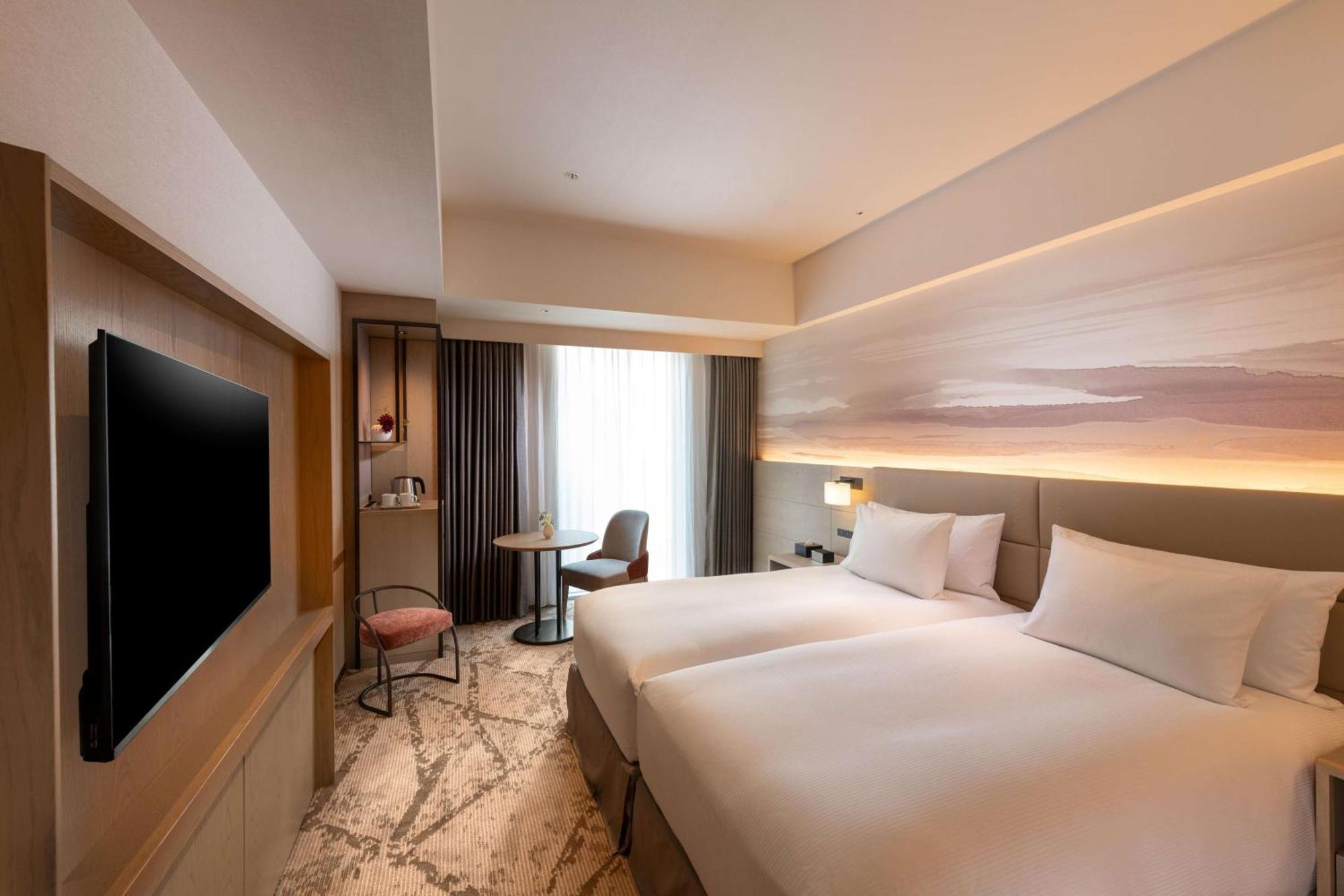Doubletree By Hilton Toyama Hotel Exterior photo
